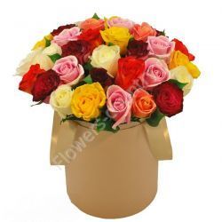 Букет из 31 розы в коробке купить с доставкой по Москве