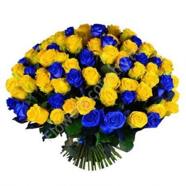Букет из синих и желтых роз купить с доставкой по Москве