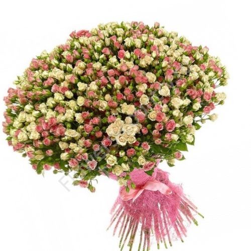 Букет из 101 кустовой розы купить с доставкой по Москве