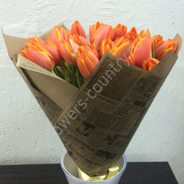 Букет из 25 оранжевых тюльпанов купить с доставкой по Москве