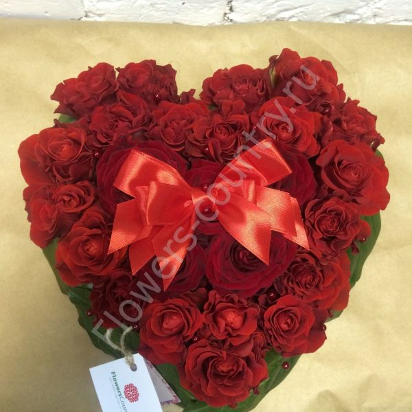 Букет из бордовой и красной розы купить с доставкой по Москве