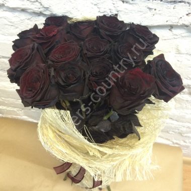 Букет из черных роз купить с доставкой по Москве