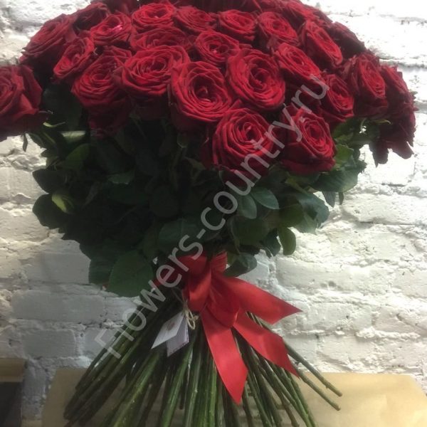 Букет из красных роз - 101 шт. купить с доставкой по Москве