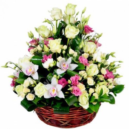 Корзина из белыз роз и орхидеи купить с доставкой по Москве