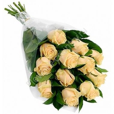 Букет с кремовыми розами купить с доставкой по Москве
