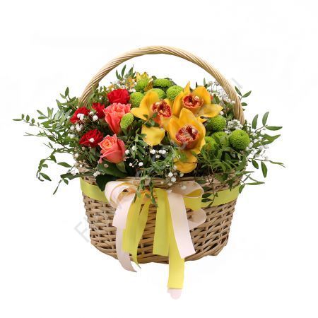 Букет из орхидеи, розы и хризантемы в корзине купить с доставкой по Москве