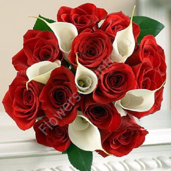 Букет из красных роз и белых калл купить с доставкой по Москве
