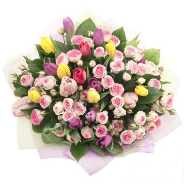 Букет из кустовых роз и тюльпанов - «Нежность» купить с доставкой по Москве