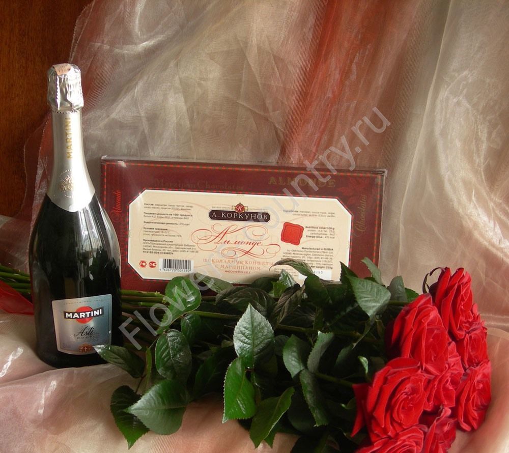 Набор из роз, конфет и мартини асти купить с доставкой по Москве