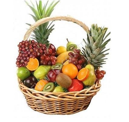 Корзина с фруктами (Ананас, Бананы, Апельсины, Виноград и др.) купить с доставкой по Москве